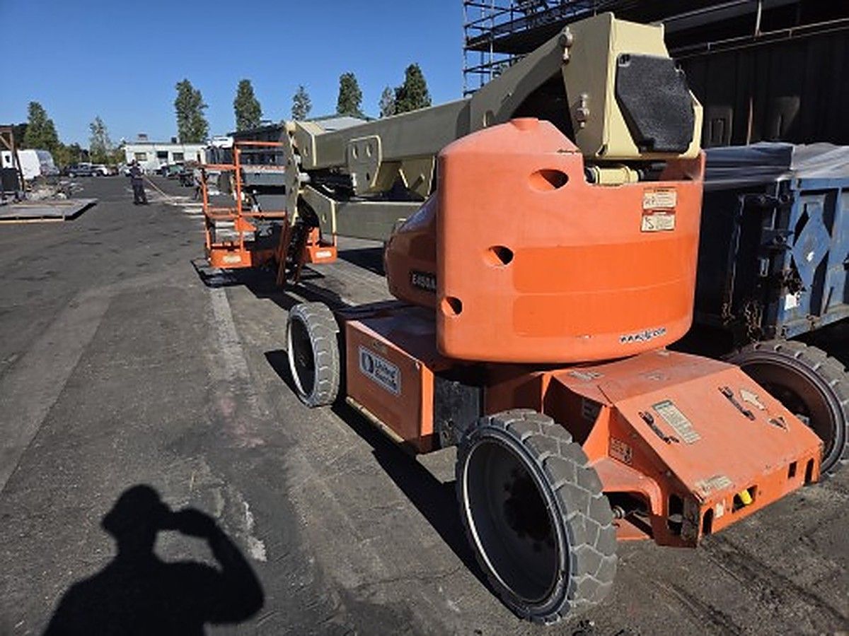 JLG E450AJ photo 4