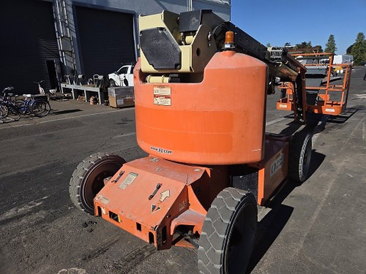 JLG E450AJ photo 5