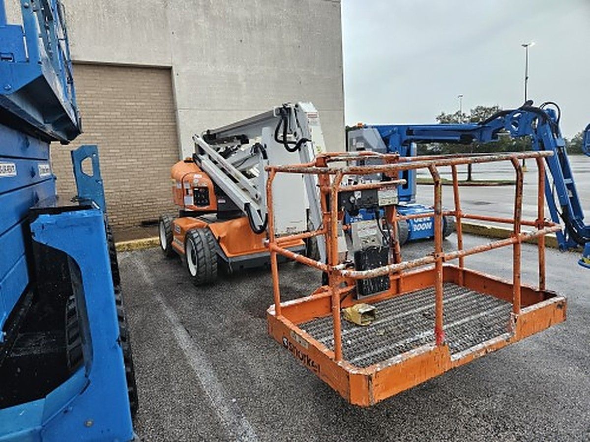 JLG E450AJ photo 2