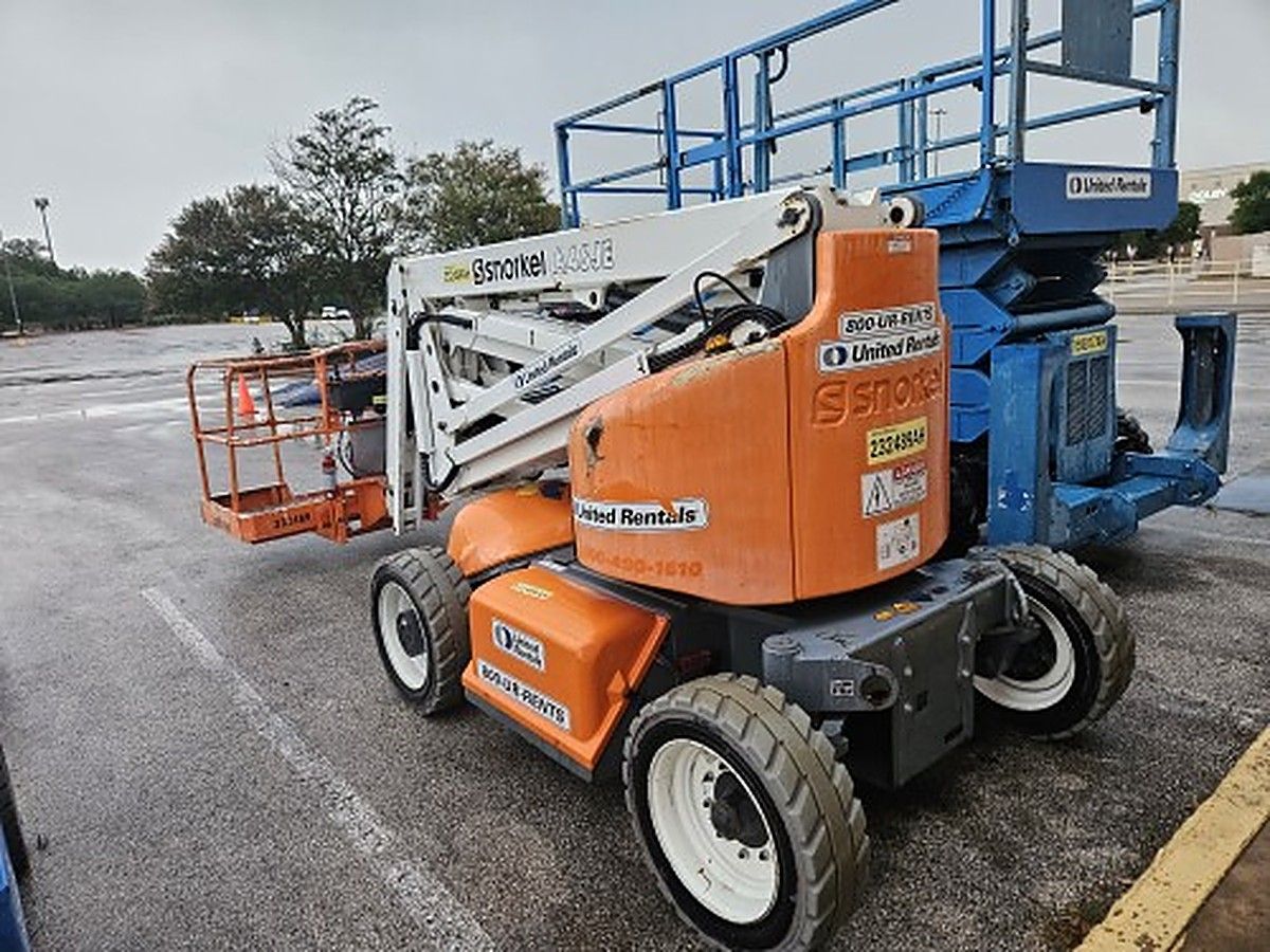 JLG E450AJ photo 4