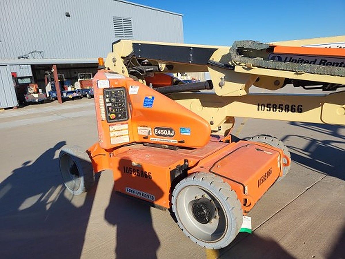 JLG E450AJ photo 3