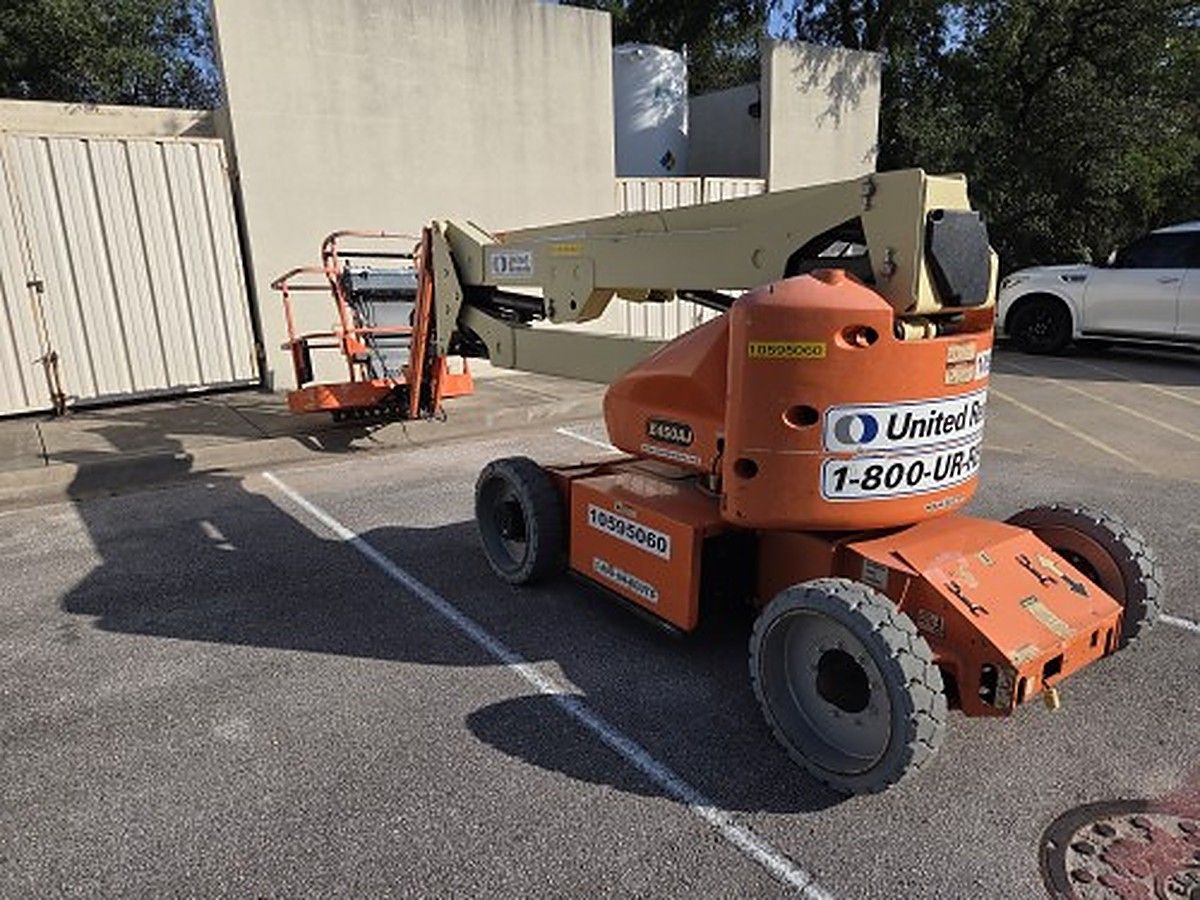JLG E450AJ photo 2