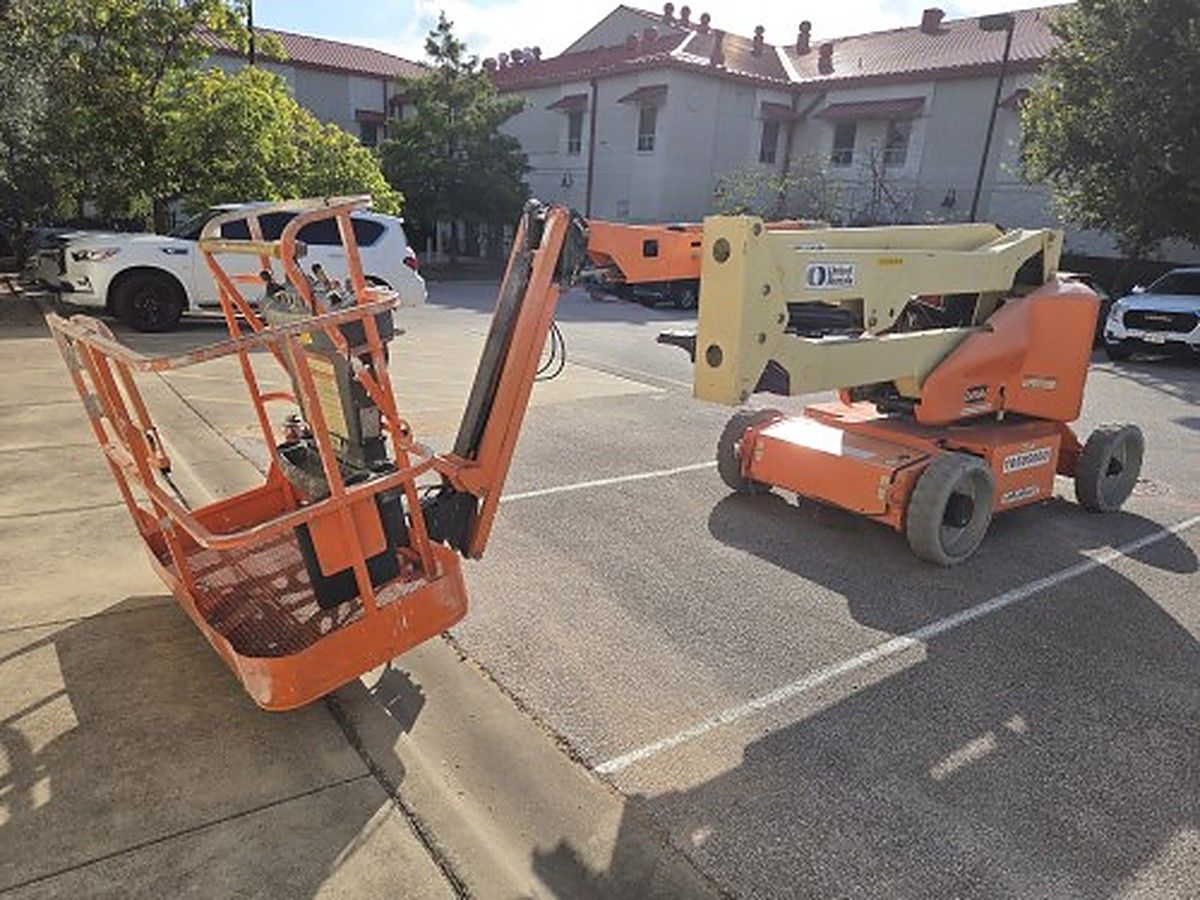 JLG E450AJ photo 3