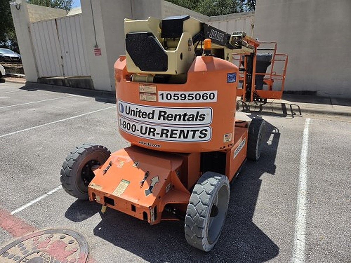 JLG E450AJ photo 5