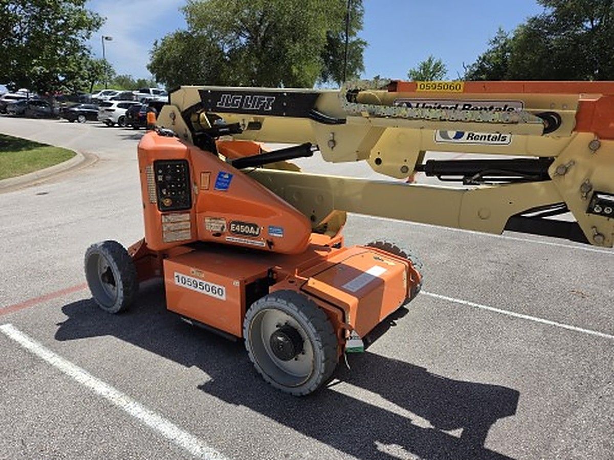 JLG E450AJ photo 7