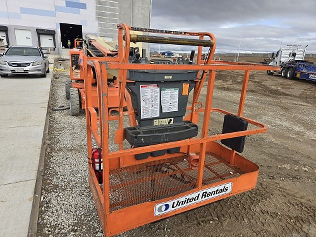 JLG E450AJ photo 4