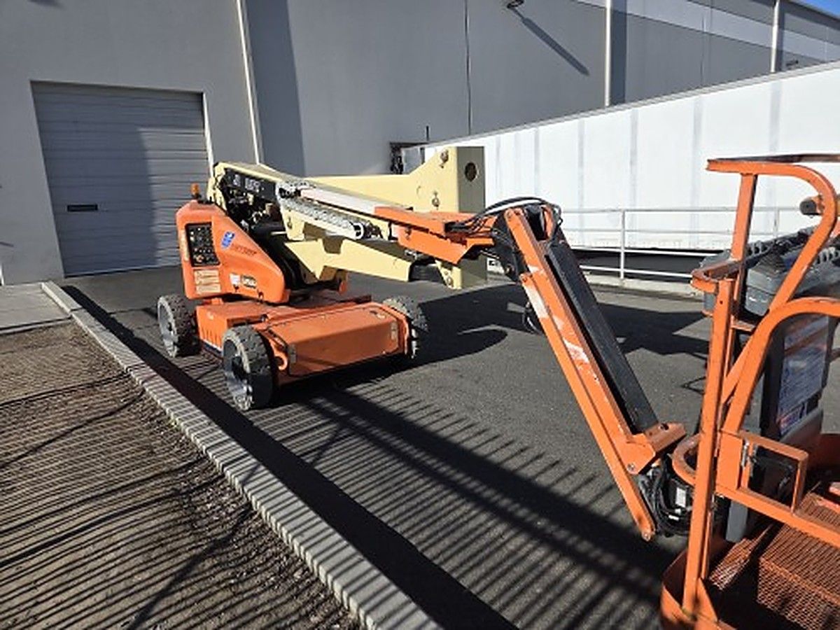 JLG E450AJ photo 3