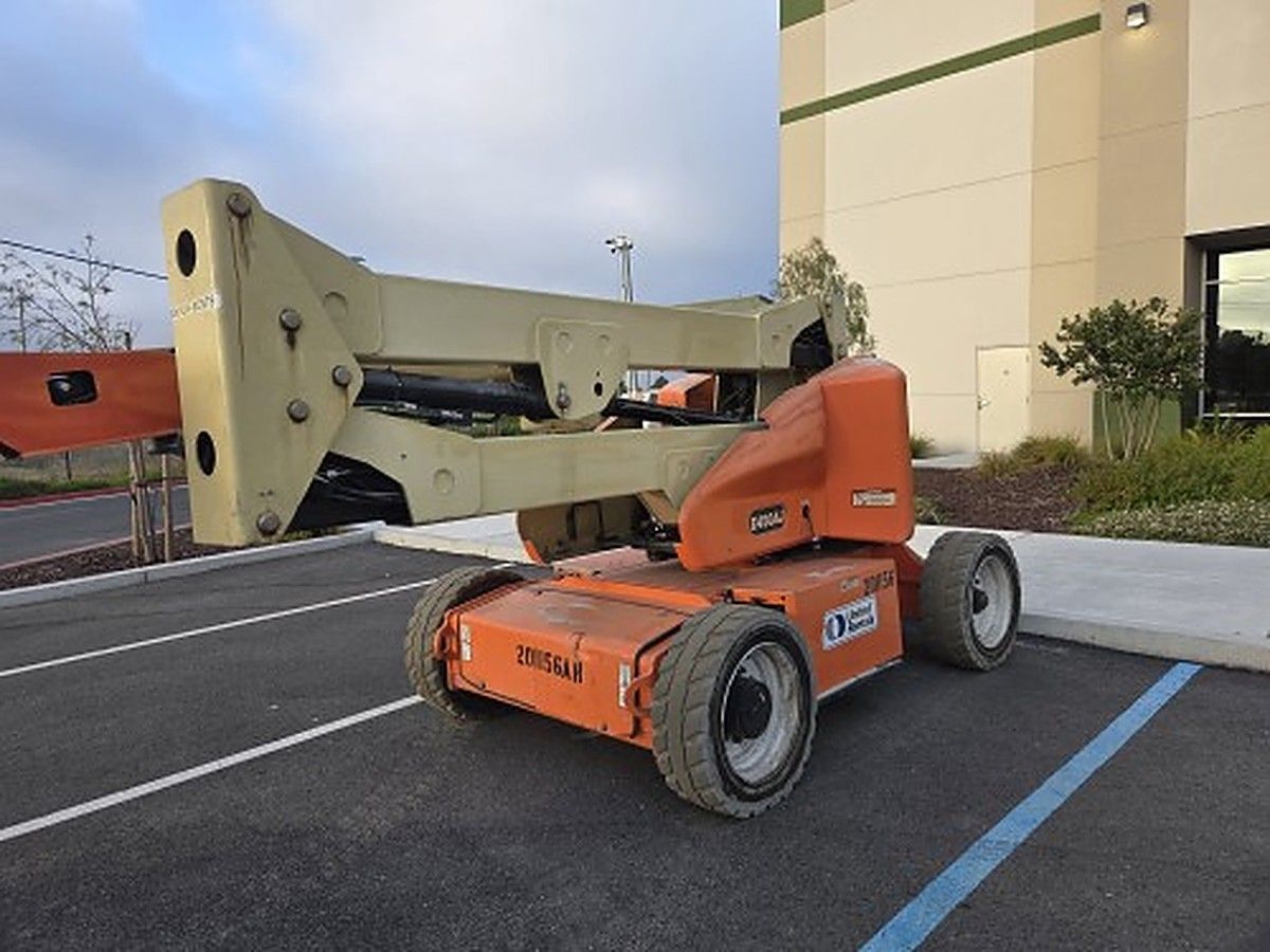 JLG E450AJ photo 2