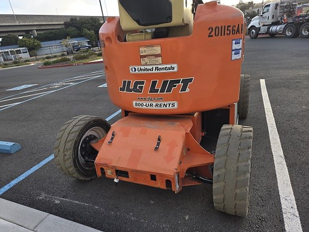 JLG E450AJ photo 5