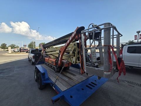 2017 JLG X770AJ Boom 75-85' Li/Bat/Ac Str Narrow Crawler
