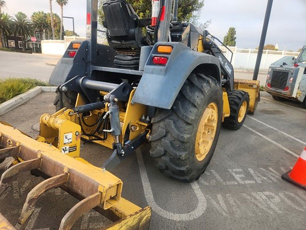 JOHN DEERE 210L EP photo 3