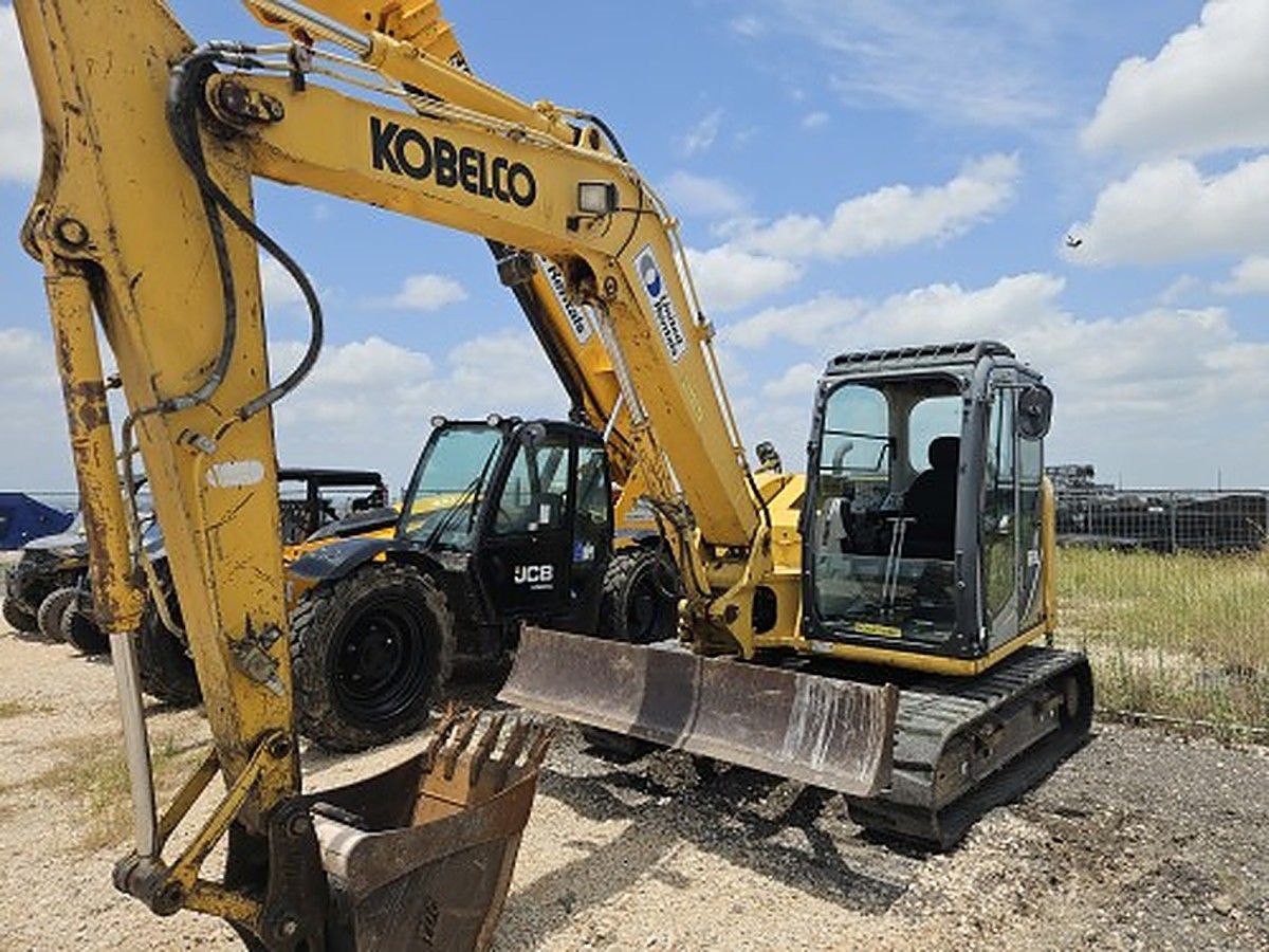 KOBELCO SK85CS-3E photo 2