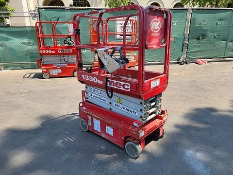 2017 MEC 1330SE Scissor Lift 10-13' Electric