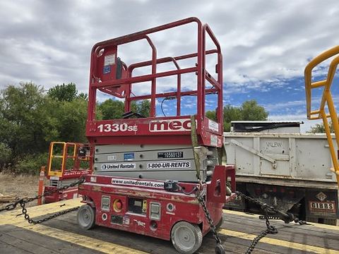2017 MEC 1330SE Scissor Lift 10-13' Electric