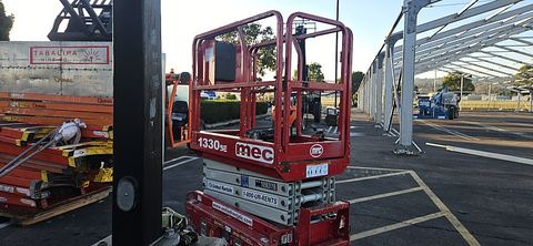 2017 MEC 1330SE Scissor Lift 10-13' Electric