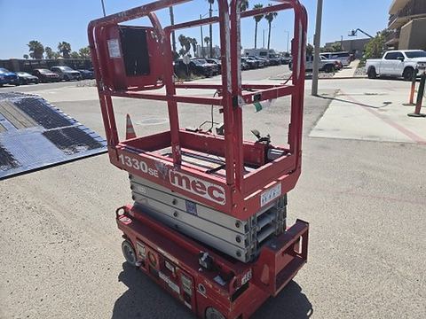 2017 MEC 1330SE Scissor Lift 10-13' Electric