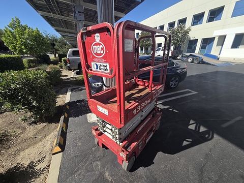 2017 MEC 1330SE Scissor Lift 10-13' Electric