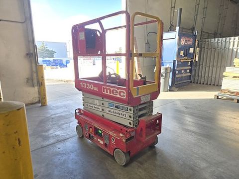 2017 MEC 1330SE Scissor Lift 10-13' Electric