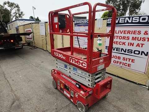 2017 MEC 1330SE Scissor Lift 10-13' Electric