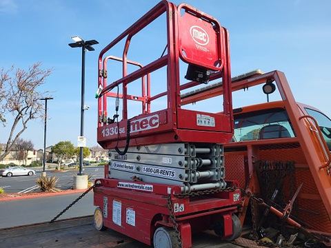 2017 MEC 1330SE Scissor Lift 10-13' Electric