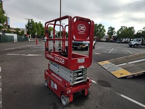 2017 MEC 1330SE Scissor Lift 10-13' Electric