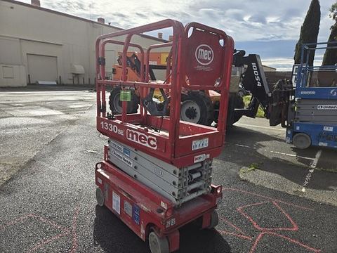 2017 MEC 1330SE Scissor Lift 10-13' Electric