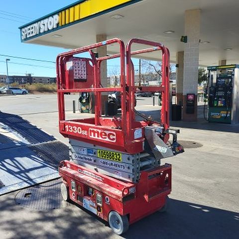 2017 MEC 1330SE Scissor Lift 10-13' Electric