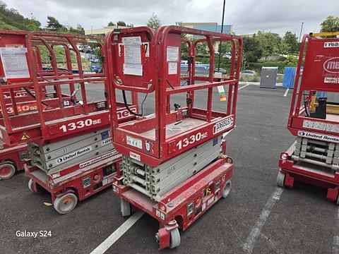 2017 MEC 1330SE Scissor Lift 10-13' Electric