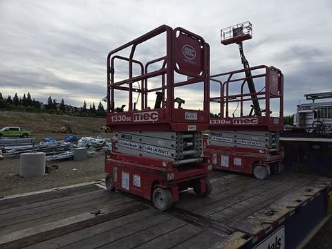 2017 MEC 1330SE Scissor Lift 10-13' Electric
