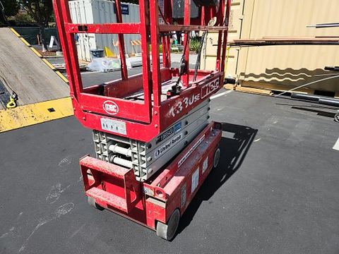 2017 MEC 1330SE Scissor Lift 10-13' Electric