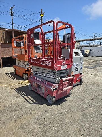 2017 MEC 1330SE Scissor Lift 10-13' Electric