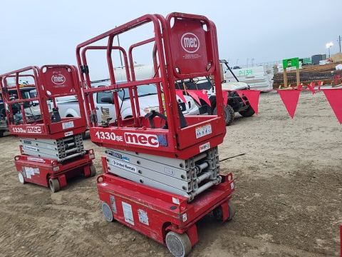 2017 MEC 1330SE Scissor Lift 10-13' Electric