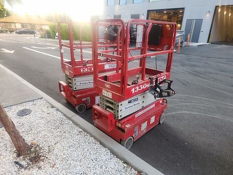 2017 MEC 1330SE Scissor Lift 10-13' Electric