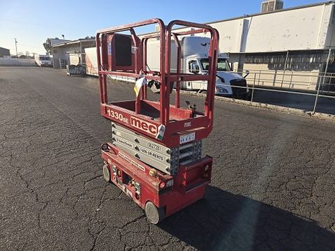 2017 MEC 1330SE Scissor Lift 10-13' Electric