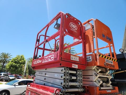 2017 MEC 1330SE Scissor Lift 10-13' Electric