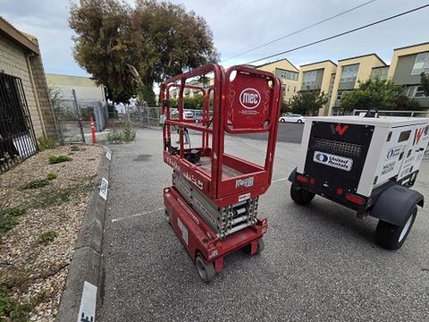 2017 MEC 1330SE Scissor Lift 10-13' Electric