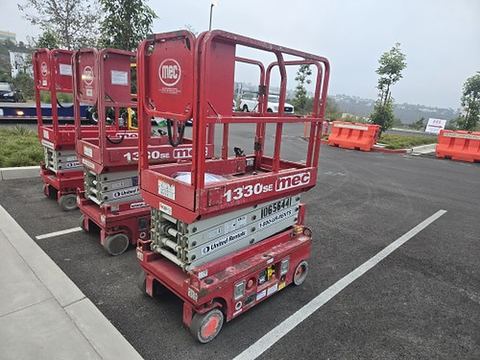 2017 MEC 1330SE Scissor Lift 10-13' Electric