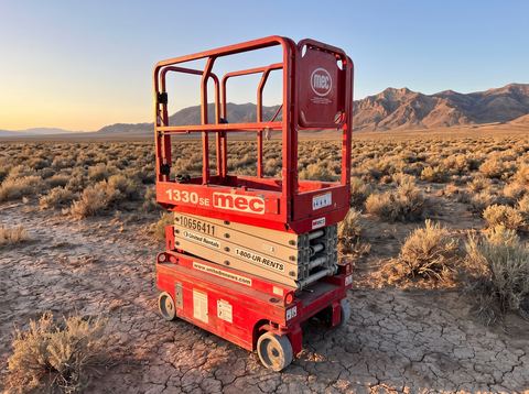 2017 MEC 1330SE Scissor Lift 10-13' Electric