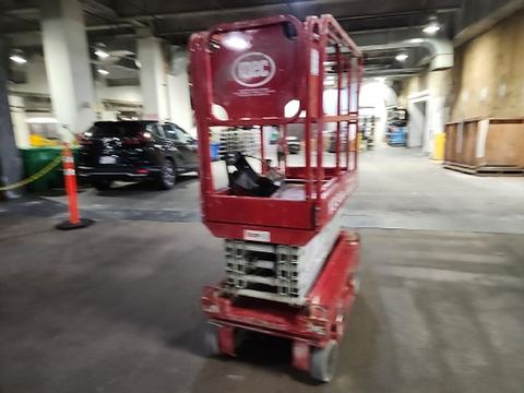 2017 MEC 1330SE Scissor Lift 10-13' Electric