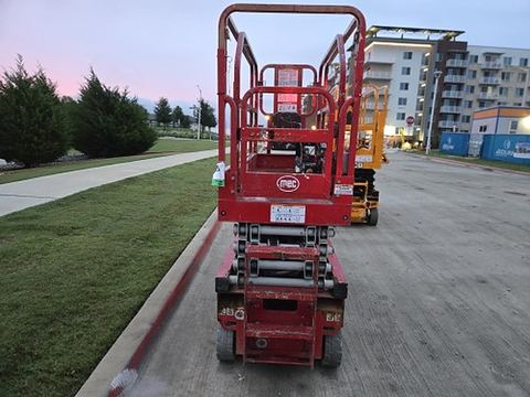 2017 MEC 1930SE Scissor Lift 19' Electric