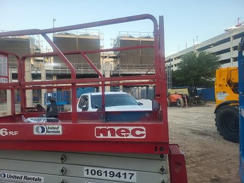2017 MEC 3346SE Scissor Lift 30-35' Electric 46-48" Wide