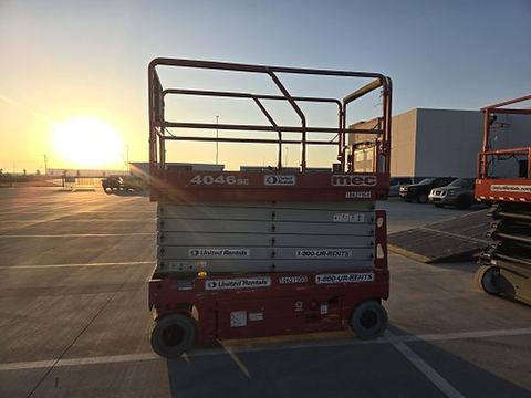 2017 MEC 4046SE Scissor Lift 39-40' Electric 45-48"Wide