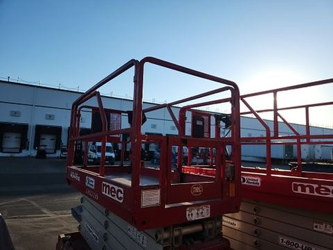 2017 MEC 4046SE Scissor Lift 39-40' Electric 45-48"Wide