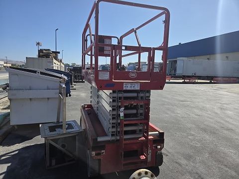 2017 MEC 4046SE Scissor Lift 39-40' Electric 45-48"Wide