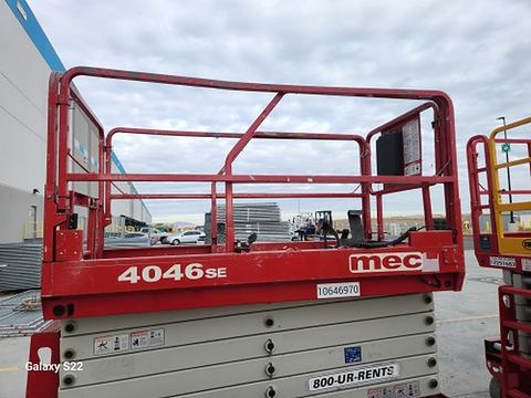 2017 MEC 4046SE Scissor Lift 39-40' Electric 45-48"Wide
