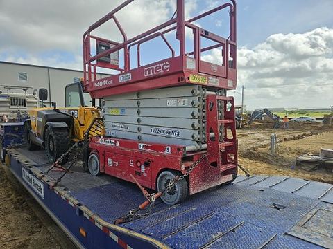 2017 MEC 4046SE Scissor Lift 39-40' Electric 45-48"Wide