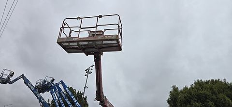 2017 MEC 60J-D Boom 60-64' Telescopic