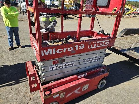 2017 MEC MICRO 19 Scissor Lift 18-19' Electric 60" Length