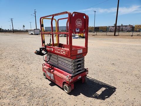 2017 MEC MICRO 19 Scissor Lift 18-19' Electric 60" Length