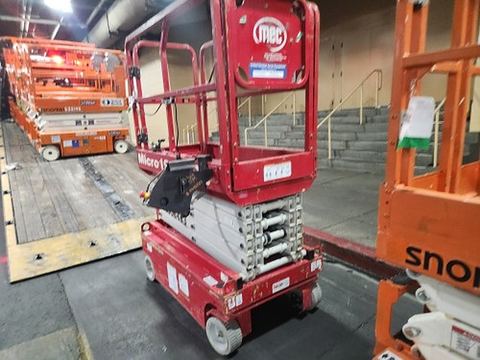 2017 MEC MICRO 19 Scissor Lift 18-19' Electric 60" Length